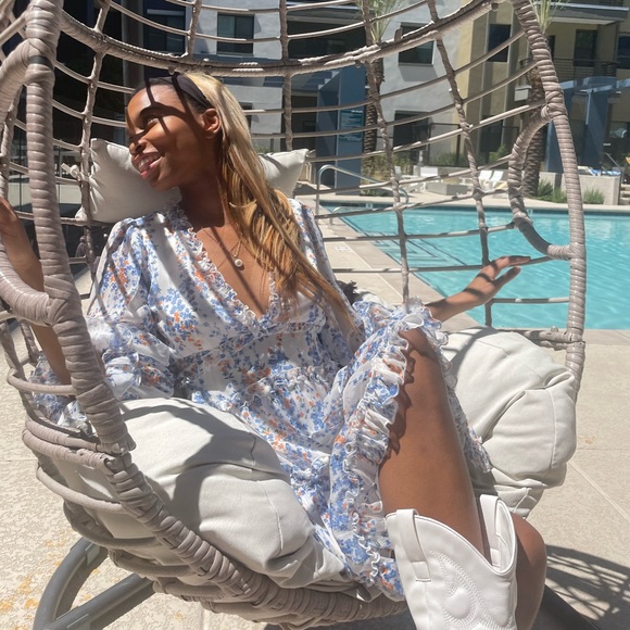 LANEY CUTOUT BACK RUFFLE DETAIL FLORAL DRESS WHITE - Picture 3 of 6